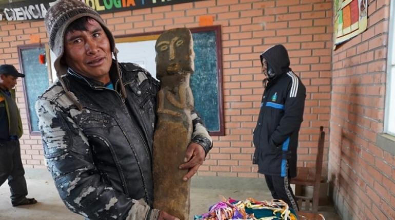 monolito Abel encontrado en Ayata, La Paz