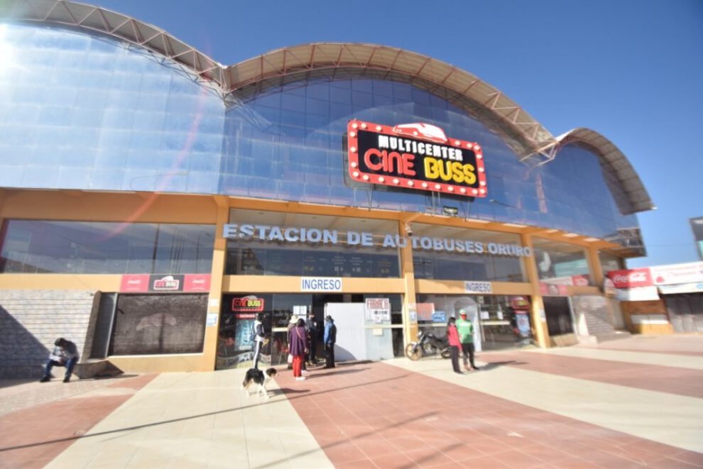 Servicio de transporte interdepartamental entre La Paz y Oruro