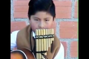 Arón Apaza interpreta 'Por Que Estas Triste' de Savia Andina
