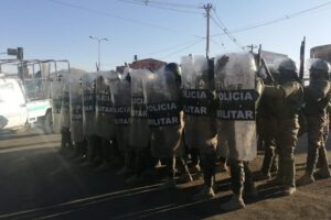 Efectivos policiales en K‘ara K’ara