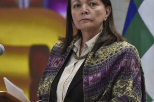Ministra de Salud Eidy Roca dio positivo a Covid-19