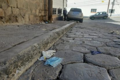 Equipos de bioseguridad en plena vía pública