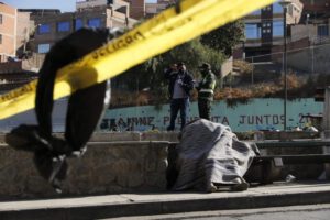 Cadáver en vía pública en Cochabamba