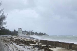 Huracán Dorian ya cobró cinco vidas por su paso en las Bahamas