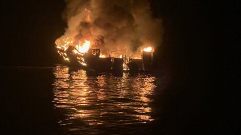 incendio en barco de buceo en California