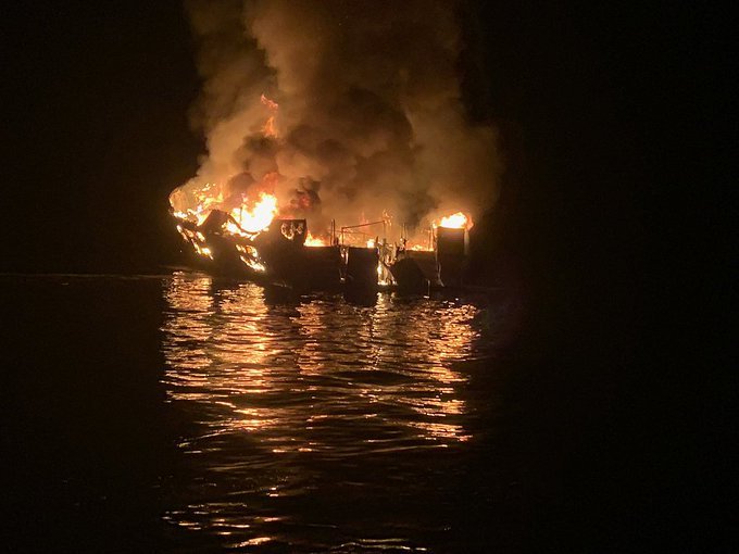 incendio en barco de buceo en California