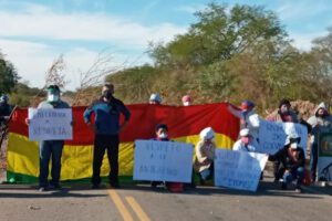 Bloqueo ruta Villa Montes por sector de salud y juntas vecinales