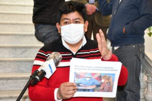 Montaño acusa a Áñez de mentir sobre donación de plasma