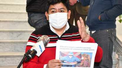Montaño acusa a Áñez de mentir sobre donación de plasma