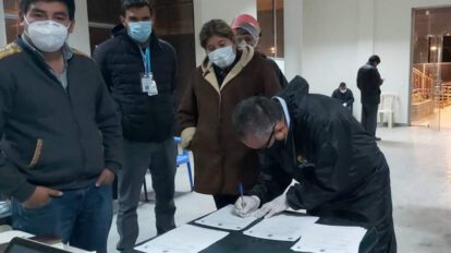Firma de acuerdo en K’ara K’ara
