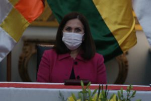 Canciller Longaric positivo a Covid-19