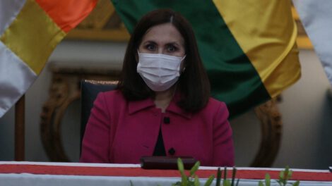 Canciller Longaric positivo a Covid-19