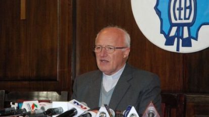 Eugenio Scarpellini durante una conferencia de prensa