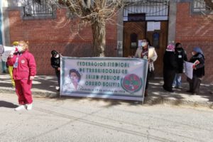 Paro de brazos caídos del sector salud por falta de atención