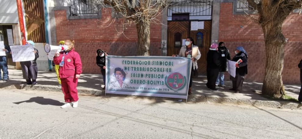Paro de brazos caídos del sector salud por falta de atención