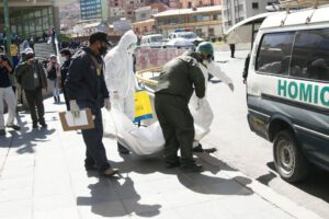 Hombre cae del Mercado Lanza en La Paz