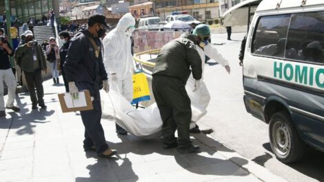 Hombre cae del Mercado Lanza en La Paz