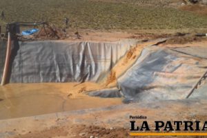 Explotación ilegal de oro en Ataraque, Caracollo