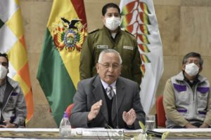 Reunión con el magisterio y Víctor Hugo Cárdenas