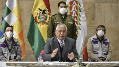 Reunión con el magisterio y Víctor Hugo Cárdenas