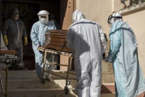 Covid-19 en Bolivia: promedio de 50 fallecidos por día
