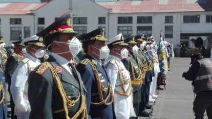 Imposición de grados y entrega de bastones a generales de las Fuerzas Armadas