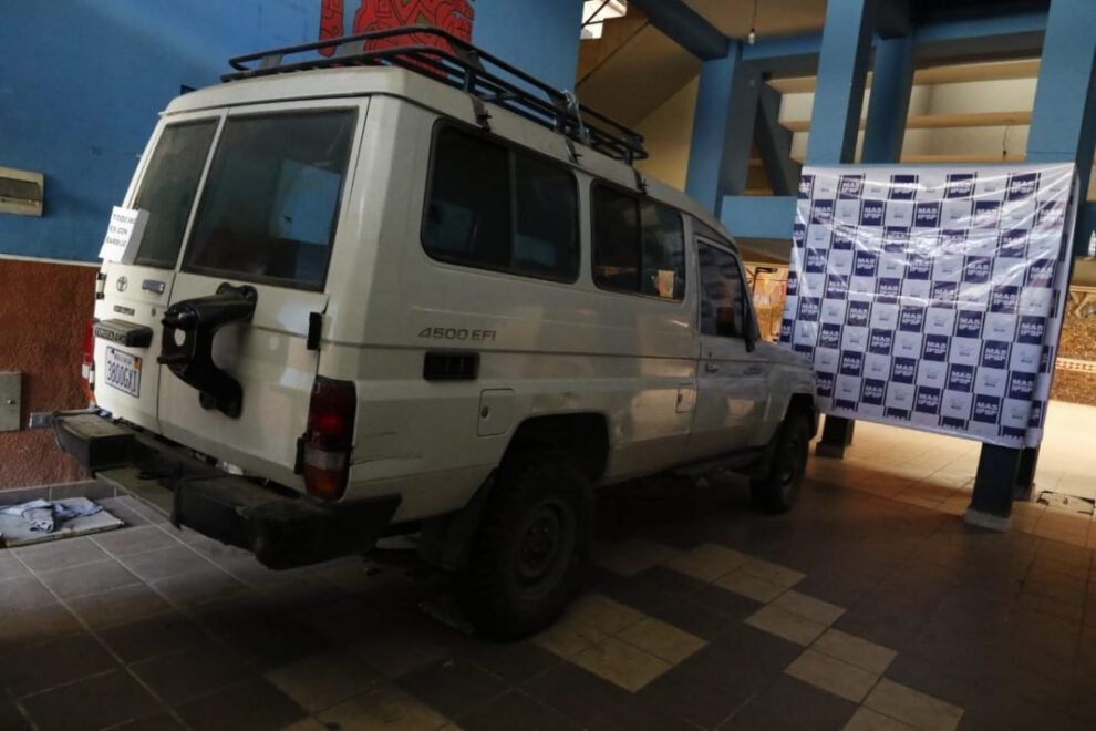 Intervención policial en Cochabamba sobre ambulancia del Ministerio de Salud