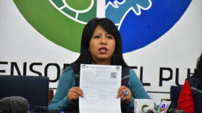 Nadia Cruz denuncia a Yerko Núñez durante la conferencia de prensa