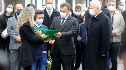 Óscar Urenda recibió la máxima condecoración del departamento de Santa Cruz