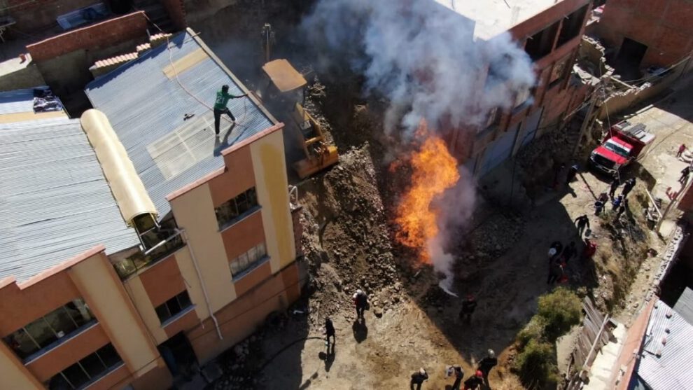 Tubería de gas a domicilio reventó en la zona ferroviaria de La Paz