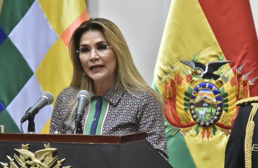 Áñez es dada de alta tras vencer el Covid-19