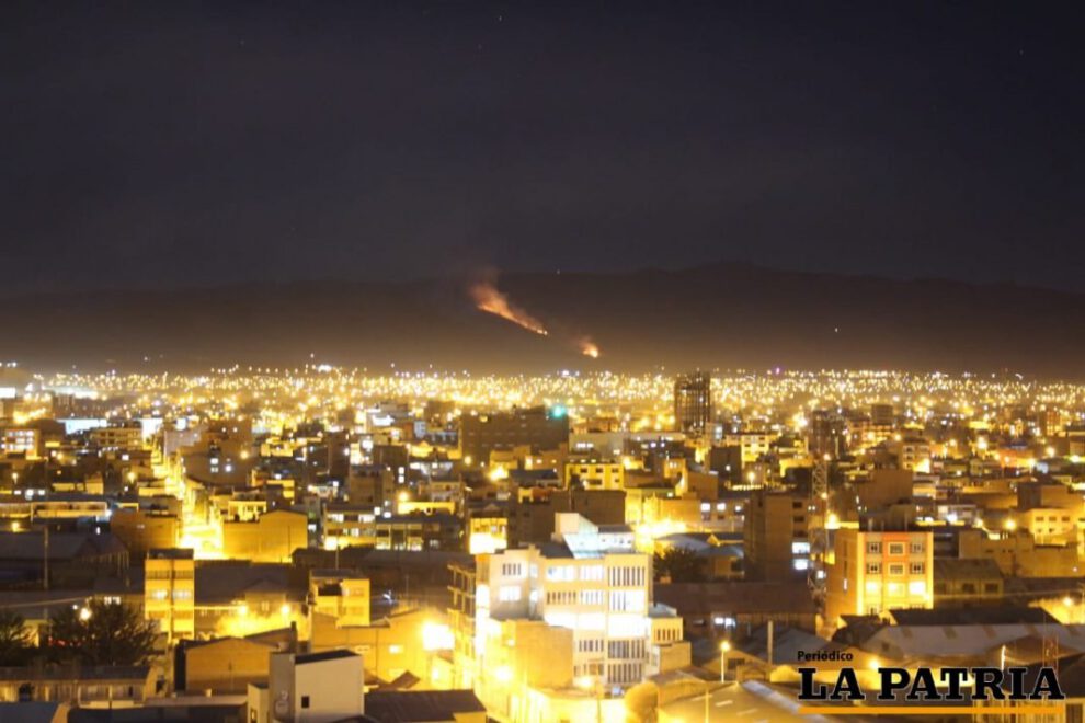 Incendio en Vichuloma alarma a Oruro