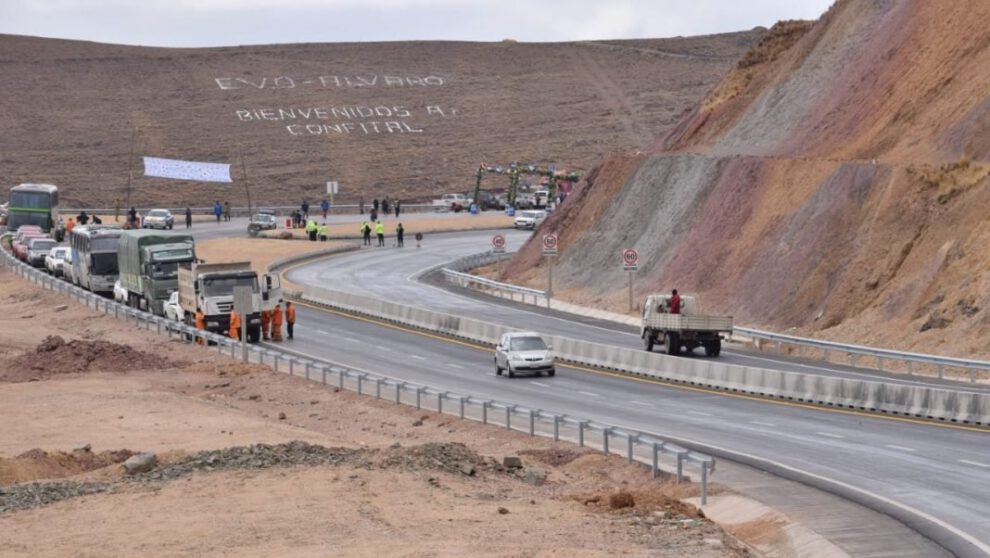 Doble vía Caracollo-Confital inaugurada por el Presidente Morales