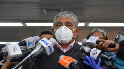 Transfusión de plasma hiperinmune del ministro Iván Arias
