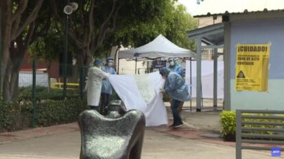 Personal de salud realiza actividades de bioseguridad en México