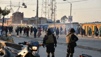 Enfrentamientos en El Alto entre bloqueadores y la Policía