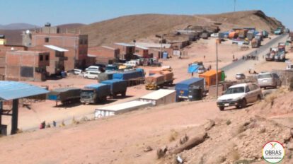Bloqueo en Confital impide el paso de una cisterna con oxígeno hacia Oruro