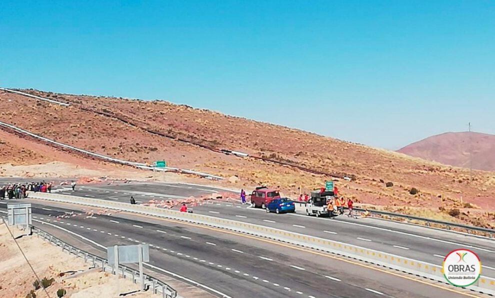 Bloqueos en carreteras afectan la Salud de pacientes Covid en Oruro y La Paz