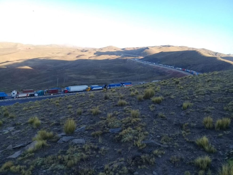 Bloqueo en Confital ante la emergencia sanitaria en Bolivia