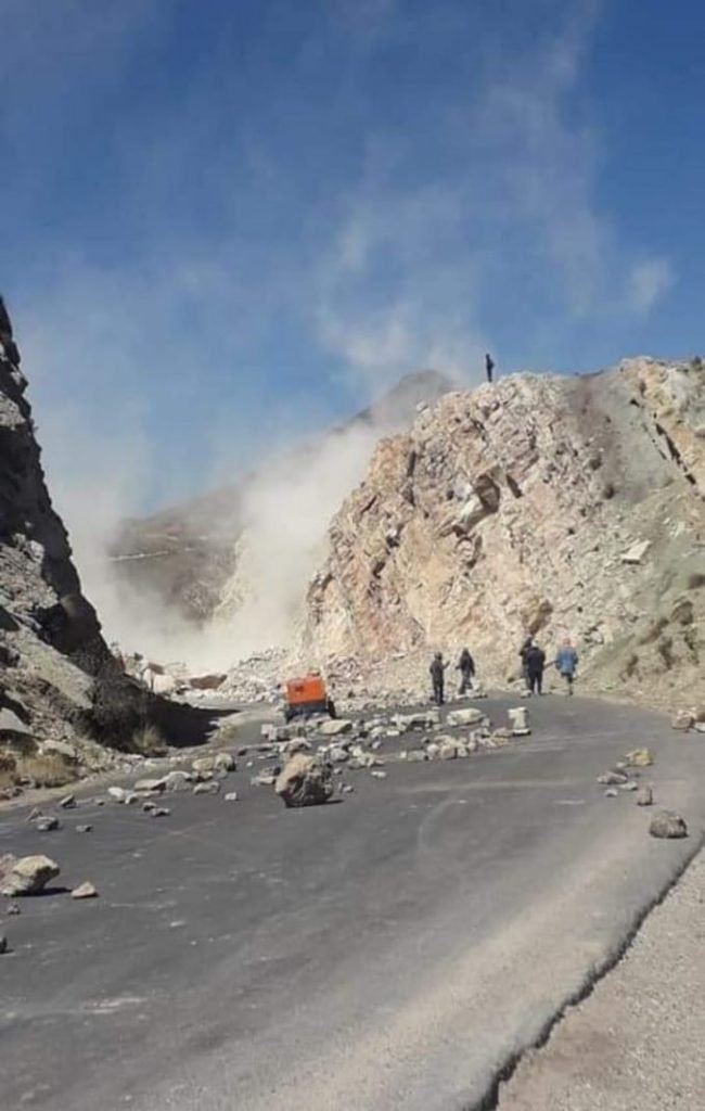 Dinamitan cerros Oruro Cochabamba