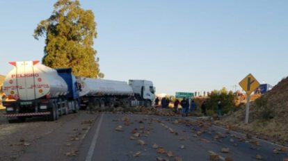 Bloqueos en el país afectan la economía de los productores