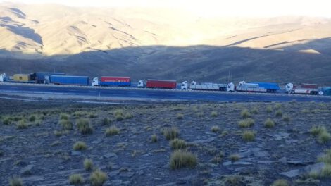 Bloqueos en la carretera Oruro-Cochabamba