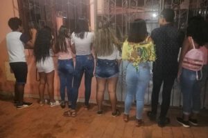 Aprehensión de menores en fiesta clandestina en Riberalta
