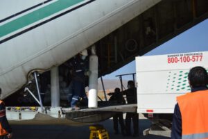 Traslado de oxígeno medicinal por puente aéreo