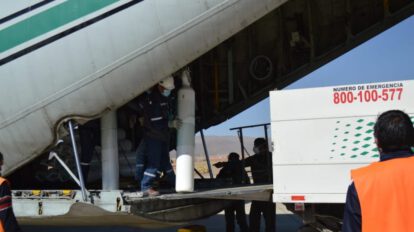 Traslado de oxígeno medicinal por puente aéreo