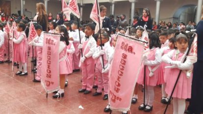 Unidad Educativa Rodolfo Soria Galvarro celebró 112 años