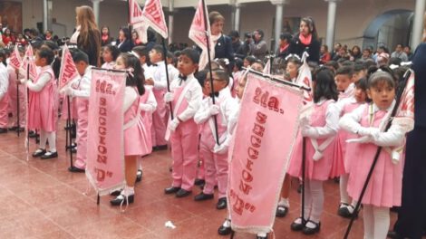 Unidad Educativa Rodolfo Soria Galvarro celebró 112 años