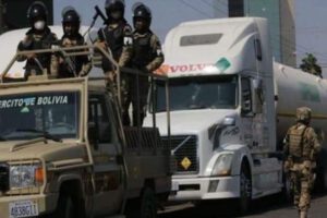 Caravana de oxígeno custodiada por militares