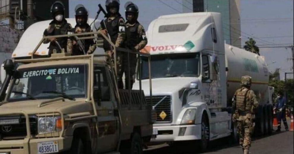 Caravana de oxígeno custodiada por militares