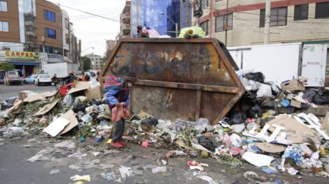 bloqueo en el botadero de K´ara K´ara en Cochabamba